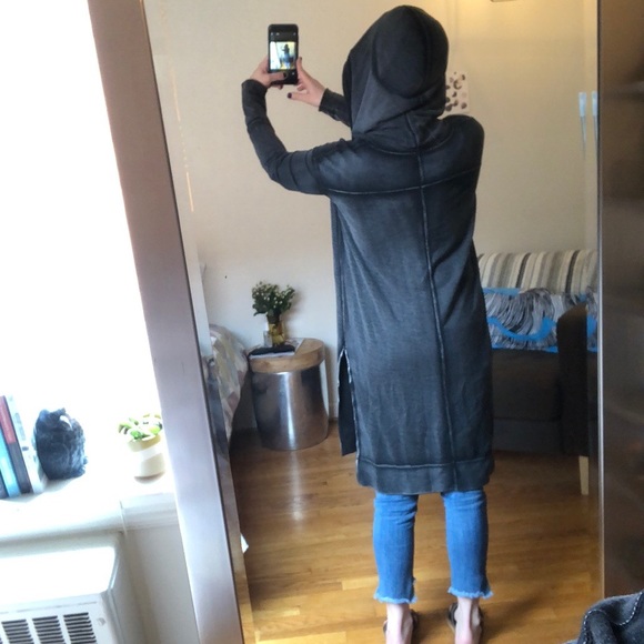 NWOT ✨FREE PEOPLE ✨ slouchy, soft  gray hoodie 🤍 - Picture 4 of 8